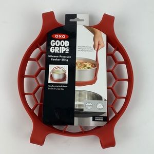 OXO Good Grip silicone pressure cooker sling with interlocking handles